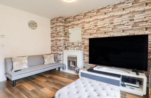 Willesborough House | Cozy Bridgefield House: Family & Pet-Friendly Retreat
