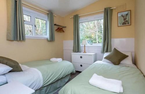 Scaniport Ski Chalet | Family-Friendly Bridgend Chalet on Reelig Estate, Inverness