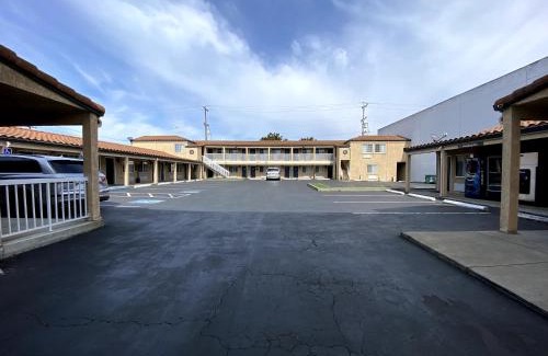 Daly City Hotel | Family-Friendly Stay at BridgePoint Inn Daly City