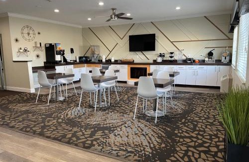 Fremont Hotel | Comfortable BridgePointe Advantage: Pet Friendly Stays