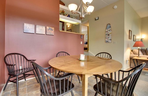 Warren Hotel | Bridges 53: Family-Friendly Retreat with Pool & Hot Tub