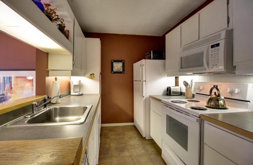 Warren Hotel | Bridges 53: Family-Friendly Retreat with Pool & Hot Tub