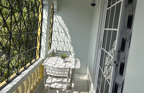 Portmore House | BridgeView Townhouse: Ideal Escape Near Hellshire Beach
