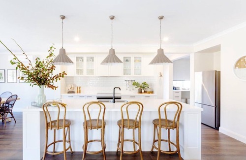 Bright Villa | Bridgewater - Guest Rated 10/10 with Ocean View & Pool