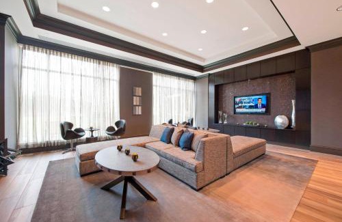Bridgewater Hotel | Bridgewater Marriott: Family-Friendly Retreat with Pool Access