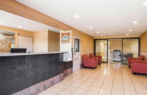 Sublimity Hotel | Bridgeway Inn & Suites: Family-Friendly with Pool Access