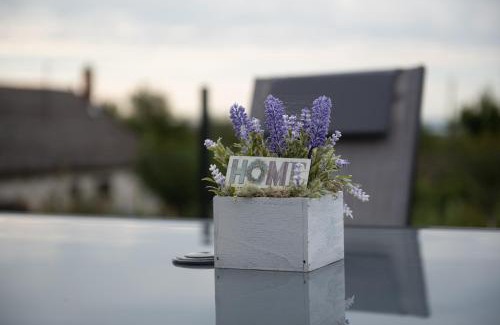 Cserszegtomaj House | Exceptional Stay at Bridgiet Home Apartman - Family Friendly