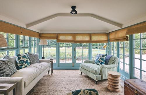 Penwood House | Cozy Bridlepath Cottage: Family-Friendly Getaway Awaits