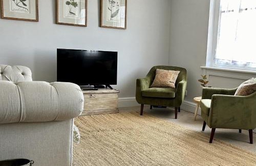 Bridport Apartment | Explore Bridport Town Centre Flat - Child-Friendly Retreat