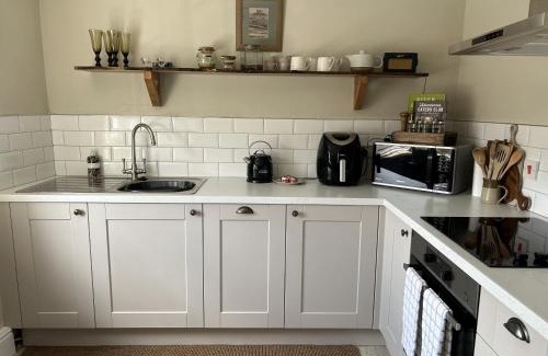 Bridport Apartment | Explore Bridport Town Centre Flat - Child-Friendly Retreat