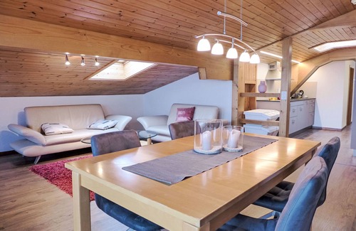 Brienz Apartment | Scenic Brienz Sunset with Ocean and Lake Views, Spa Access