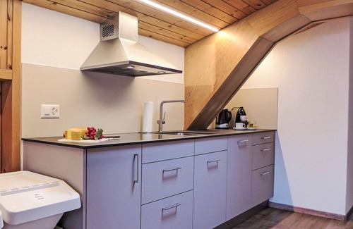 Brienz Apartment | Scenic Brienz Sunset with Ocean and Lake Views, Spa Access