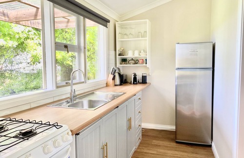 Newborough House | Guest Rated 10/10: Brigadoon Cottages - Tullamore Retreat