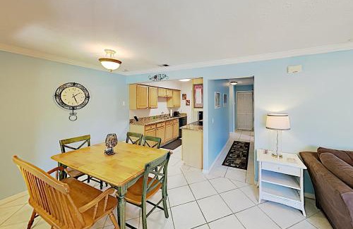 St. Augustine Beach Apartment | Family-Friendly Brigantine Condo 23 with Pool Access