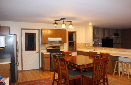 Barneveld House | Brigham View: Guest Rated 10/10 with Spa and Hot Tub