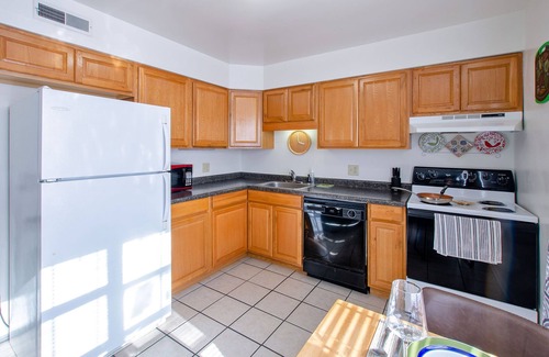 Kokomo Apartment | Cozy 1 Bedroom Apartment Near Shops & Highway - Top Rated