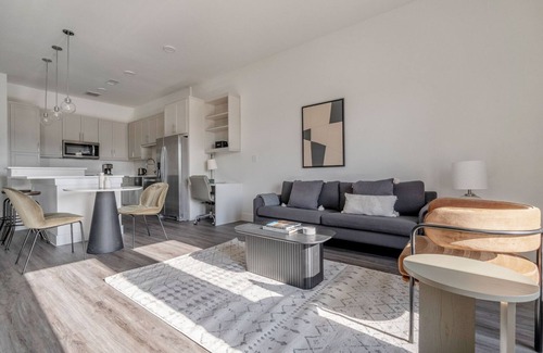 Highland Apartment | Inviting 1BR Highlands Retreat with Pool, Gym & Walkable Access