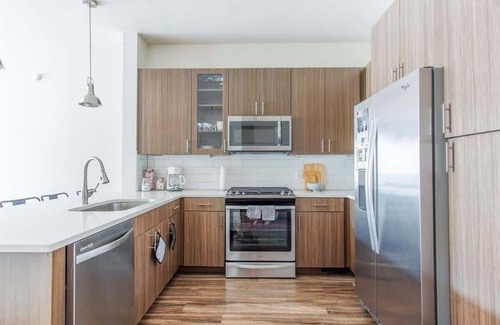 Richardson Apartment | Inviting 1BR Suite with Pool, Gym & Kitchen Access
