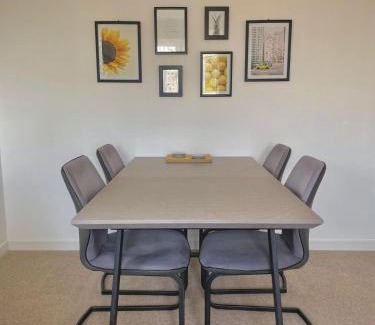 Montrose Apartment | Bright 2-Bedroom Apartment with Ocean View in Montrose