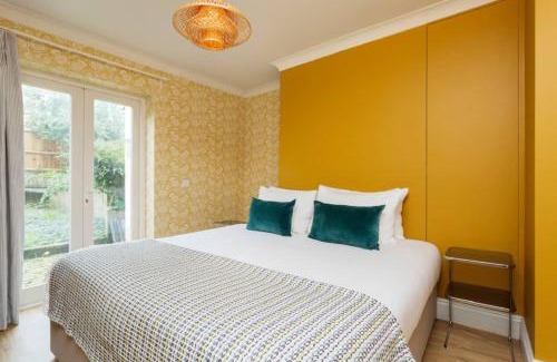 Northcote Apartment | Inviting 2 Bedroom Apartment with Garden in Clapham