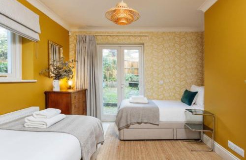 Northcote Apartment | Inviting 2 Bedroom Apartment with Garden in Clapham
