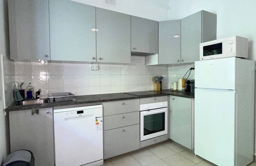 Les Grands Carmes Apartment | Bright 2 bedroom flat with beautiful view - Hotel de Ville area