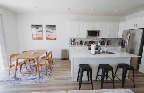 Hyrum House | Bright 2-Bedroom Home with Mountain Views