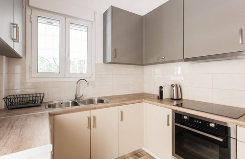 Neo Psychiko Apartment | Inviting 2BD Apartment in Psychiko with Dining & Accessibility