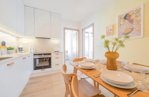 Holesovice Apartment | Cozy 2BR Retreat with Balcony & Free Parking for Families