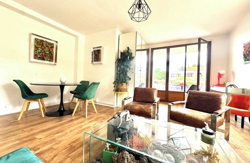 8th Arrondissement Apartment | Bright 3-room apartment with terrace - Plage Pointe Rouge, Marseille 8e