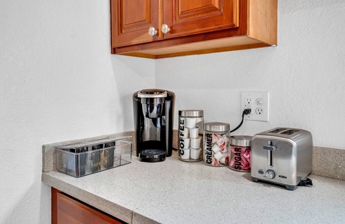 Fremont House | Bright 3BR Home with Kitchen & Breakfast in SF Bay Area