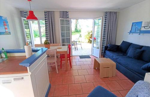 Moliets-et-Maa House | Bright 50 M Retreat for 6 with Balcony & Garden Oasis