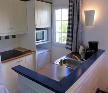 Moliets-et-Maa House | Bright 50 M Retreat for 6 with Balcony & Garden Oasis