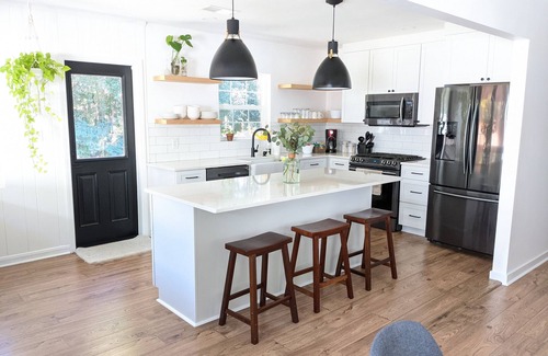 Gainesville House | Bright & Airy House for 12 - Walk to Campus, Family Friendly!