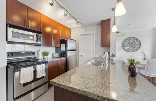 Crosstown Apartment | Bright and Airy 1BR in Vibrant Chinatown