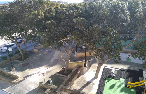 Mellieha House | Bright 2-Bedroom Apartment in Mellieha with Breakfast