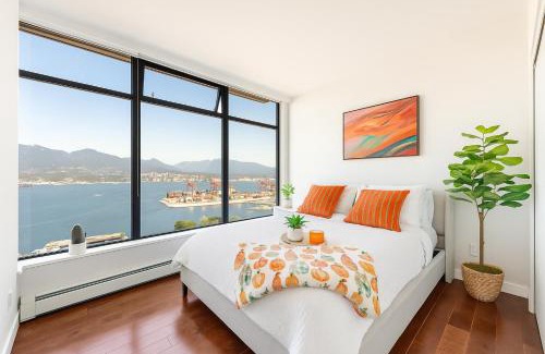Gastown Apartment | Bright and Airy 2BR with Incredible Mountain Vista