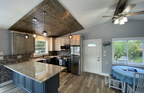 Ozona Apartment | Bright Ozona on the Gulf: 10/10 Rated with Oceanfront Bliss