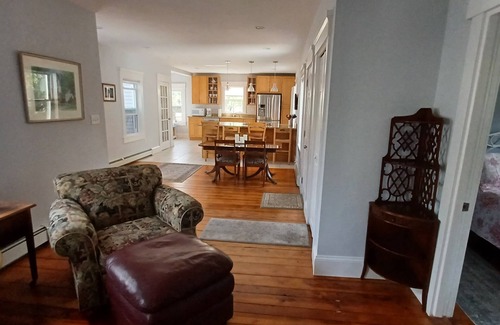 Bristol Apartment | Bright Two-Bedroom Apartment in Downtown Bristol