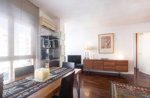 Benalua Apartment | Bright Hotel: Central Location, Steps from the Beach