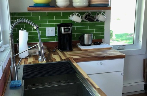 Hingham Cottage | Bright Lake Front Beach Cottage - Perfect for Families!