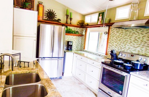 Kerrville Cottage | Bright & Cozy Home in the Antique Methodist Encampment