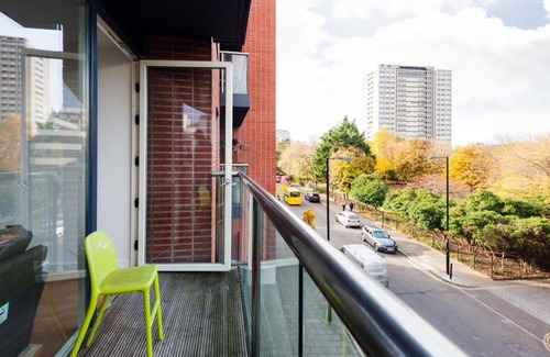 Bunhill Apartment | Bright and Accessible 1 Bed Apartment in Shoreditch