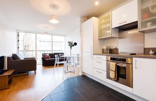 Bunhill Apartment | Bright and Accessible 1 Bed Apartment in Shoreditch