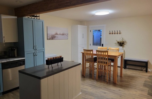 Rutland Apartment | Cozy Basement Suite near Big White and Kelowna Attractions