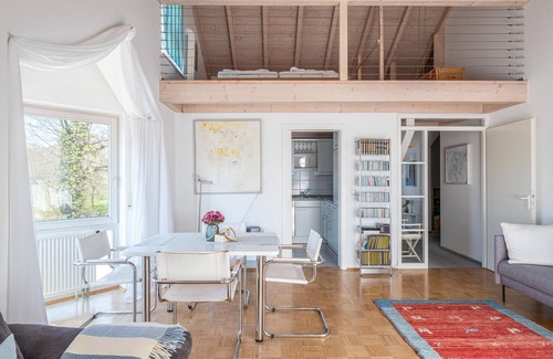 Ueberlingen Apartment | Bright Lakeview Apartment "Seeblick Nussdorf" with Breakfast