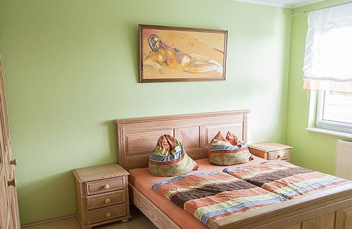 Sommersdorf Apartment | bright and friendly apartment overlooking the Lake Kummerow, single storey