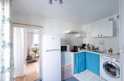 Montmartre Apartment | Bright Parisian Apartment with Family-Friendly Amenities