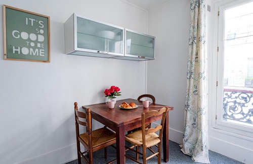 Montmartre Apartment | Bright Parisian Apartment with Family-Friendly Amenities