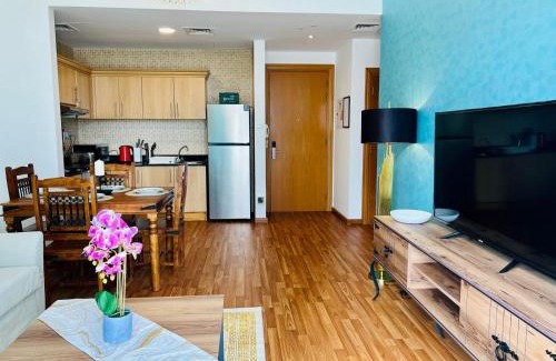 Business Bay Apartment | Elegant 1 Bedroom Retreat on the Canal with Pool Access